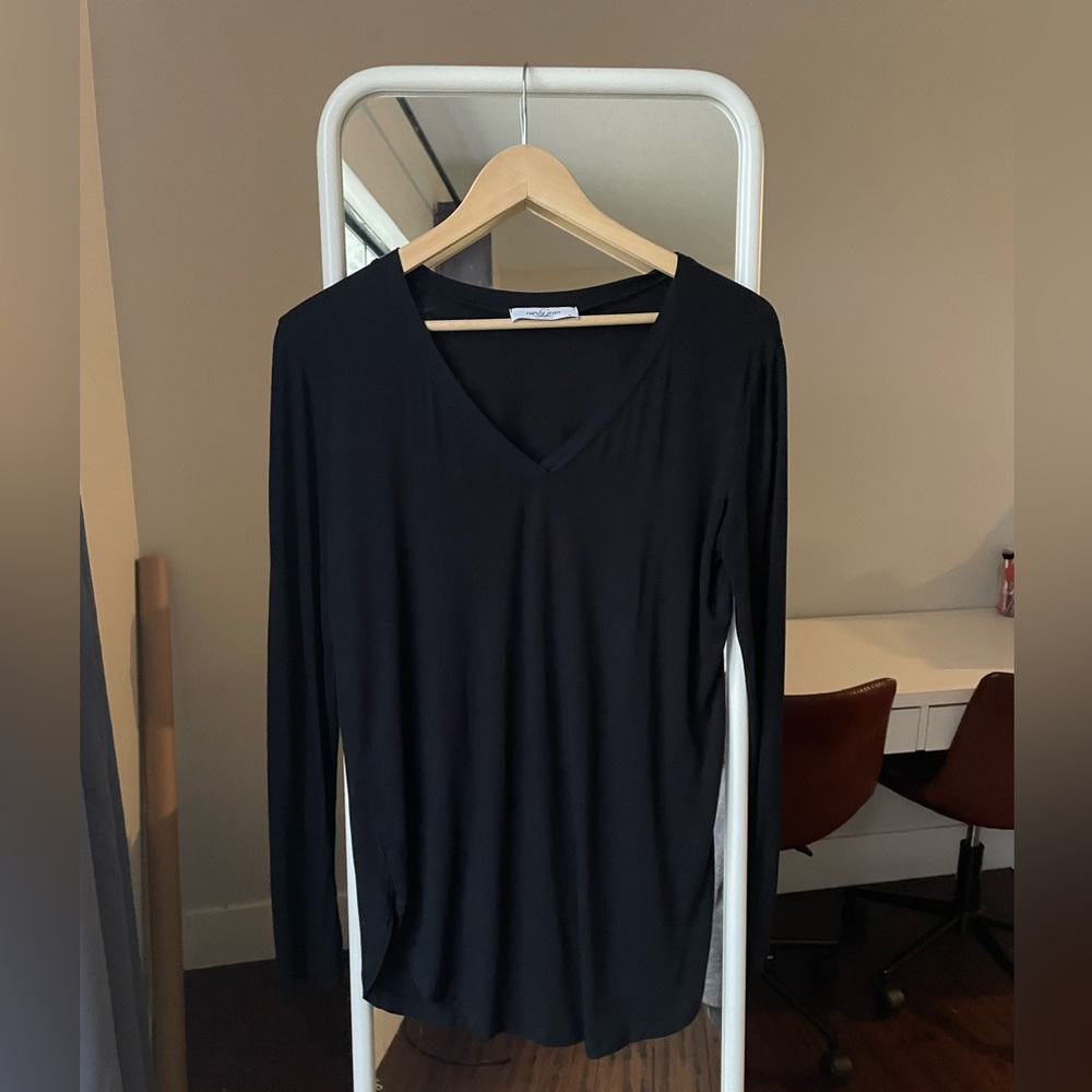 Carly Jean Los Angeles Favorite V-Neck Long Sleeve, Size Small